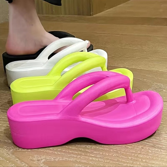 Puffy platform flip flop sandals (4 colors available) - Picture 1 of 10